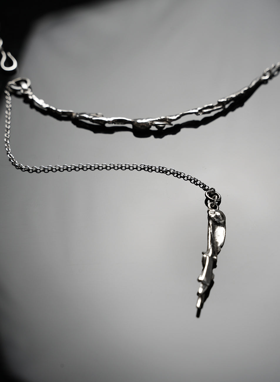 LAVA- S01 - Collier court