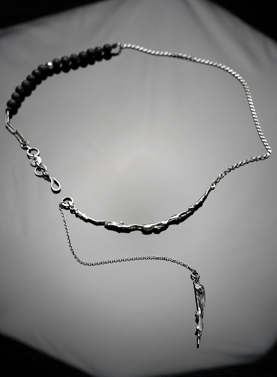 LAVA- S01 - Collier court
