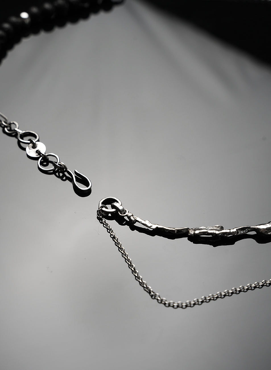 LAVA- S01 - Collier court