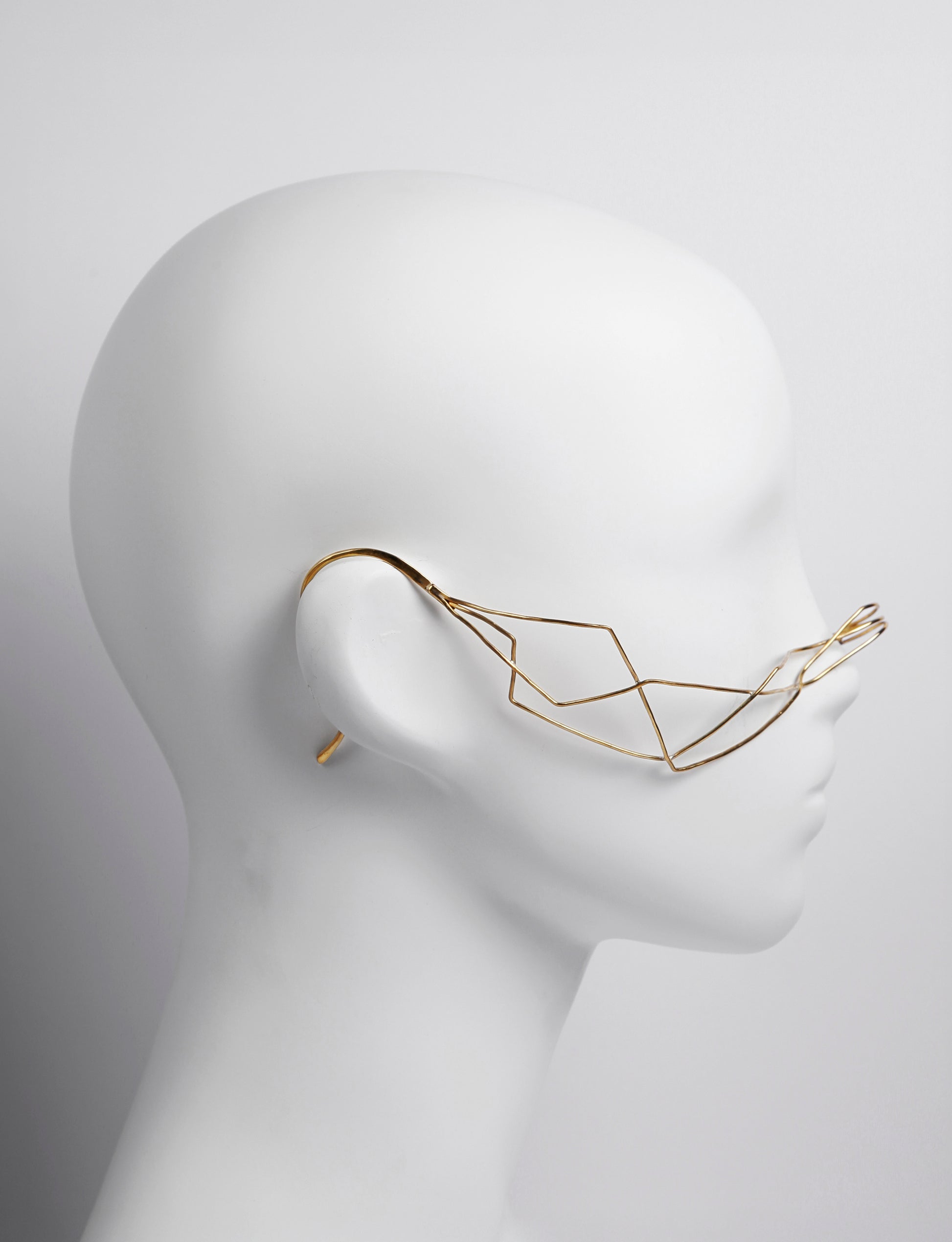 golden face jewelry, fashion designed jewelry, perfect accessory to shine in events