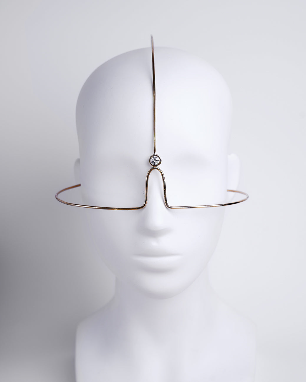 gold face jewelry with crystal gem, perfect accessory for galas and events