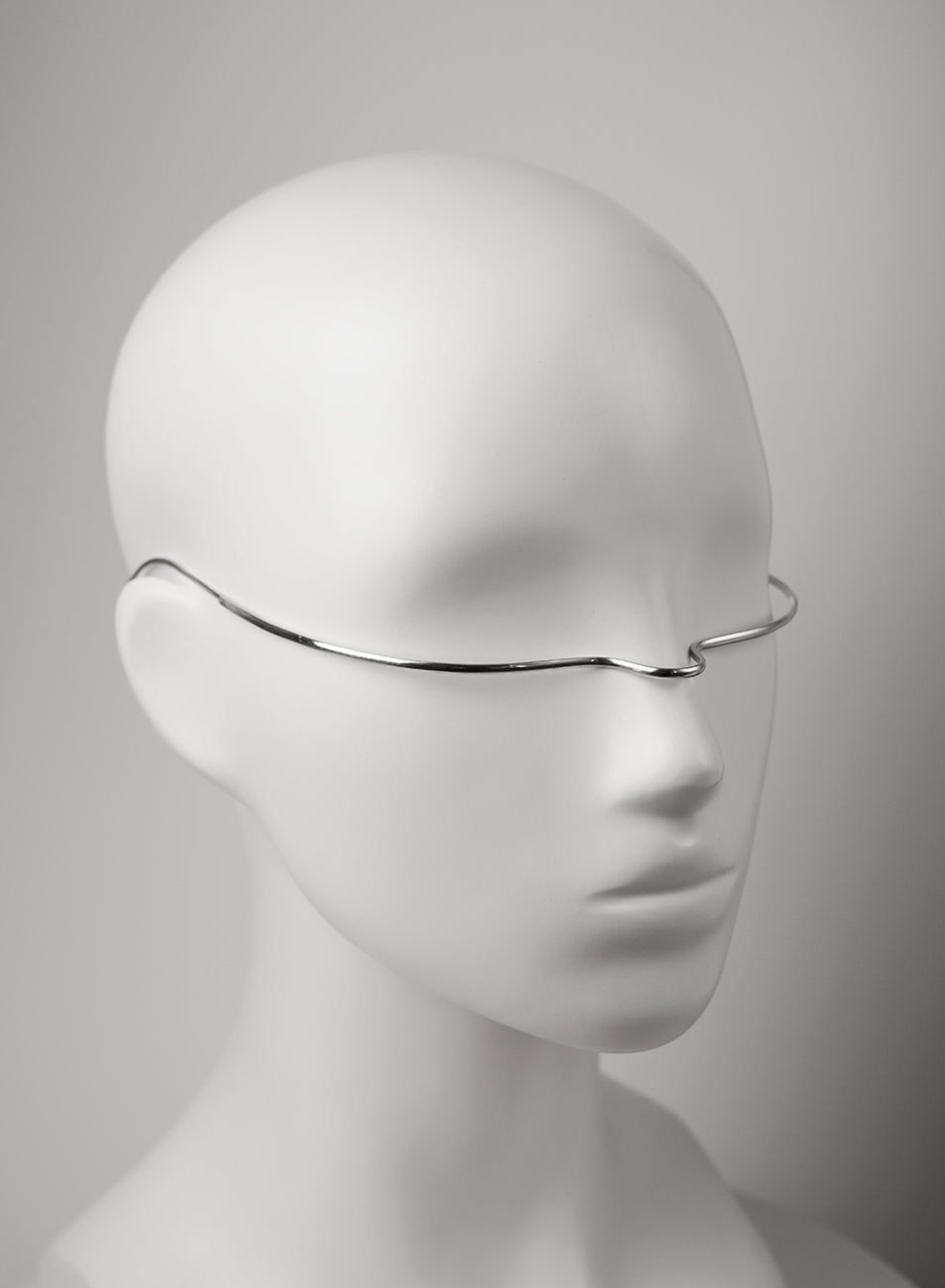 modern design face jewelry in silver 