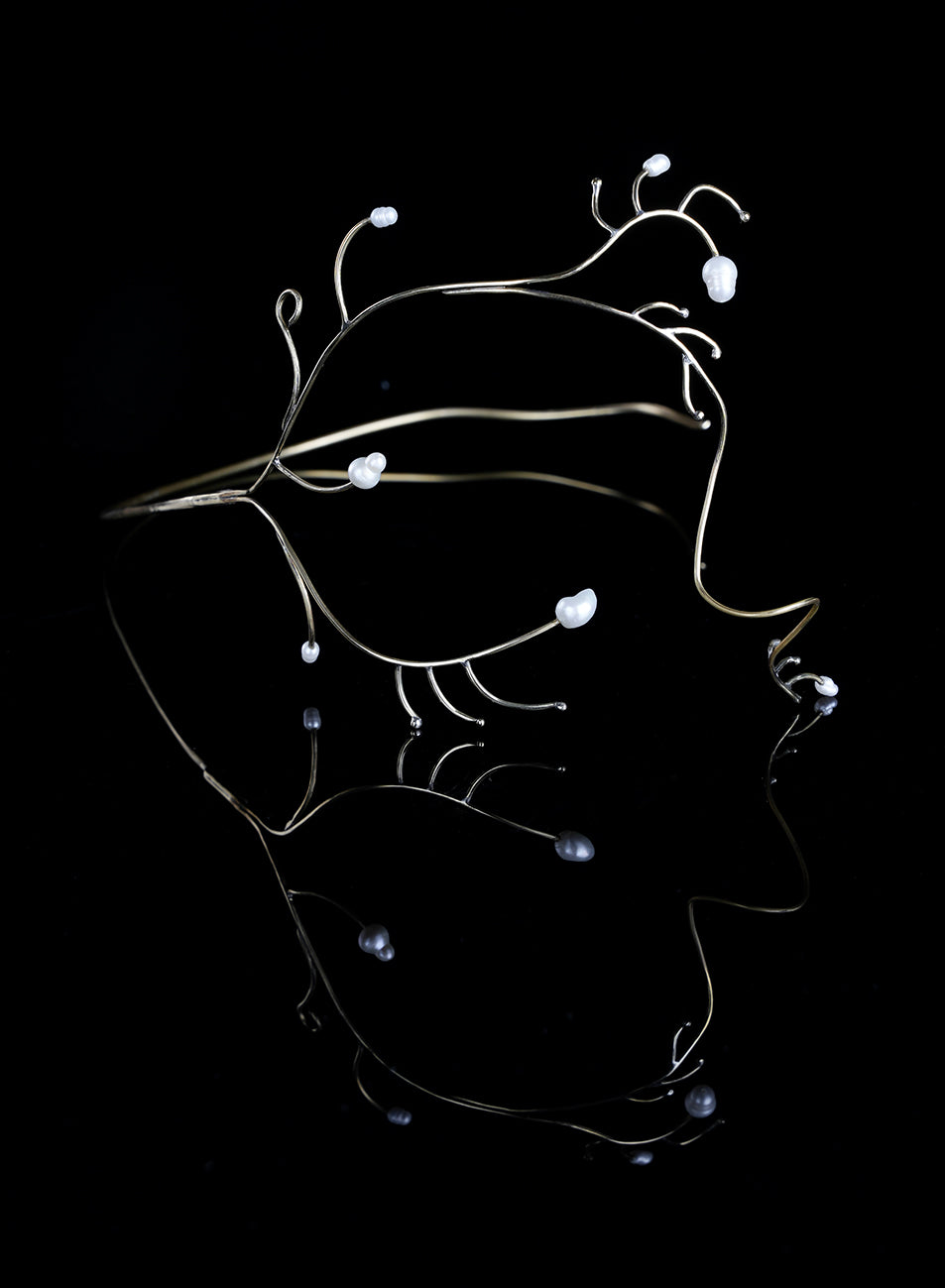 unique face jewelry design, fine art golden jewelry 