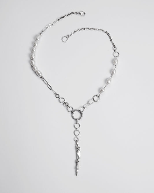 beautiful piece of art, necklace kewelry, handmade, made out of silver and pearls