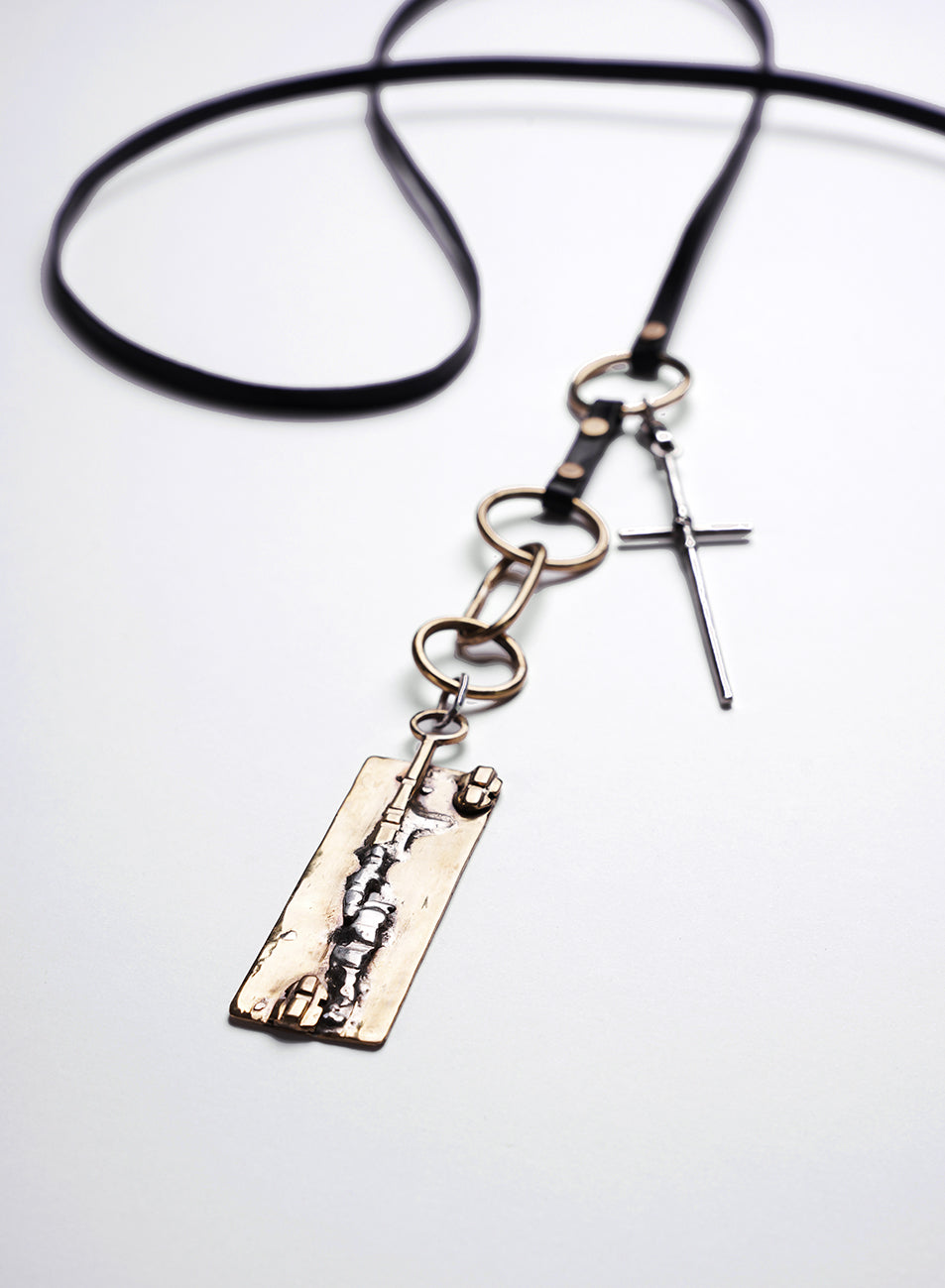 Collier - UR-C1