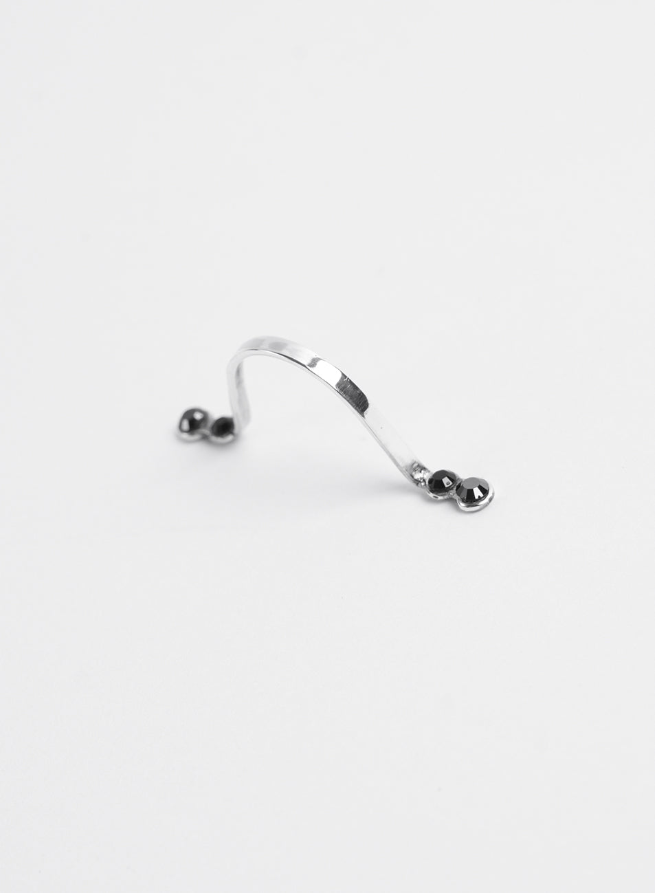 fake nose bridge jewelry, in silver with faceted crystals